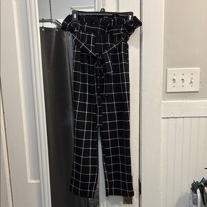 SHEIN Black and White Grid Paper-Bag Trousers